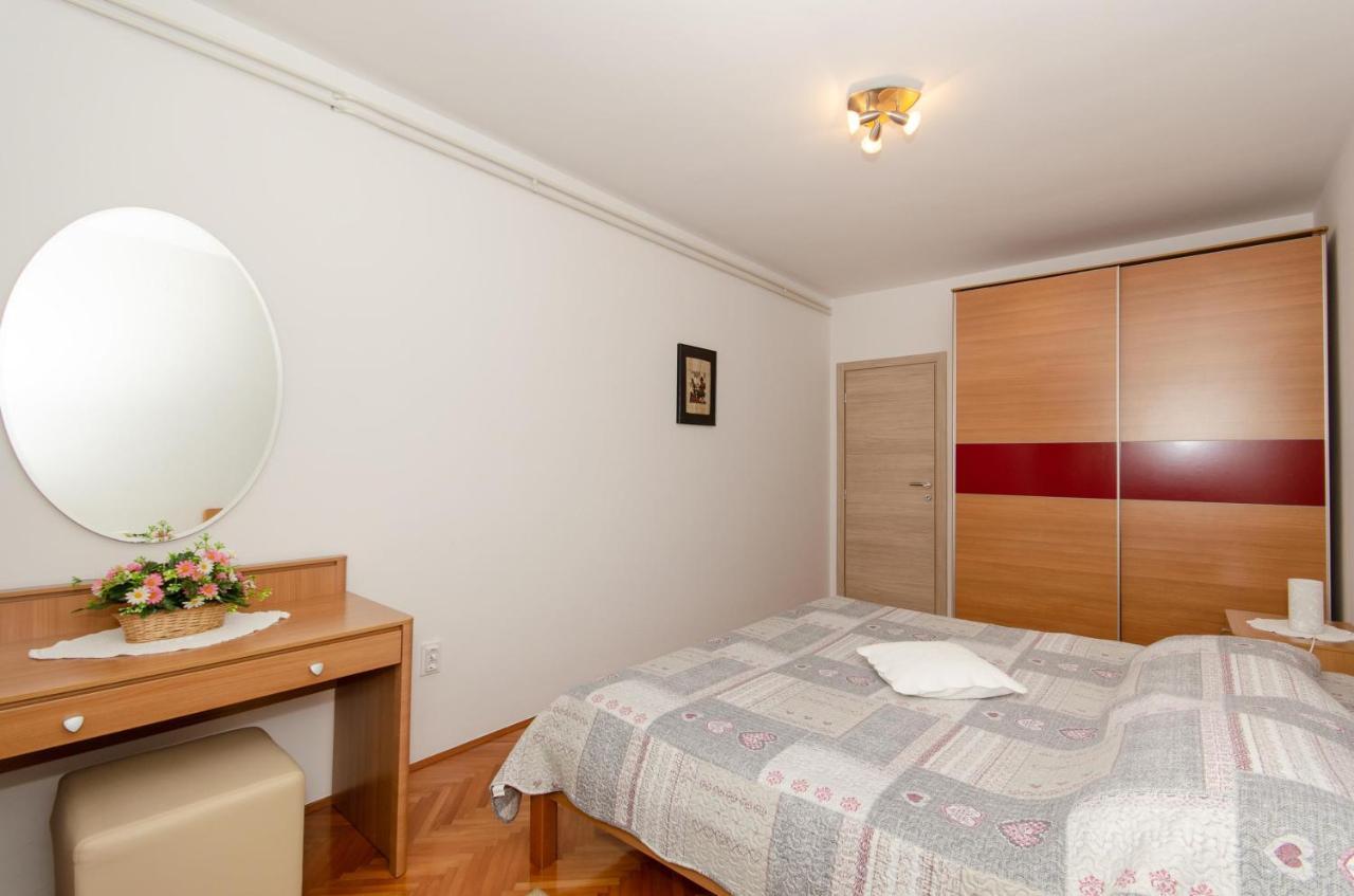 Apartments Bungavilia Rovinj Exterior foto